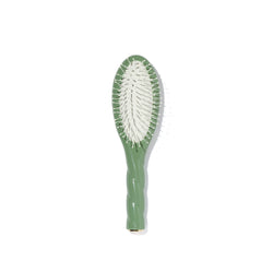 La Petite Brosse N°04 la Miracle Soothing and Massaging Almond Green